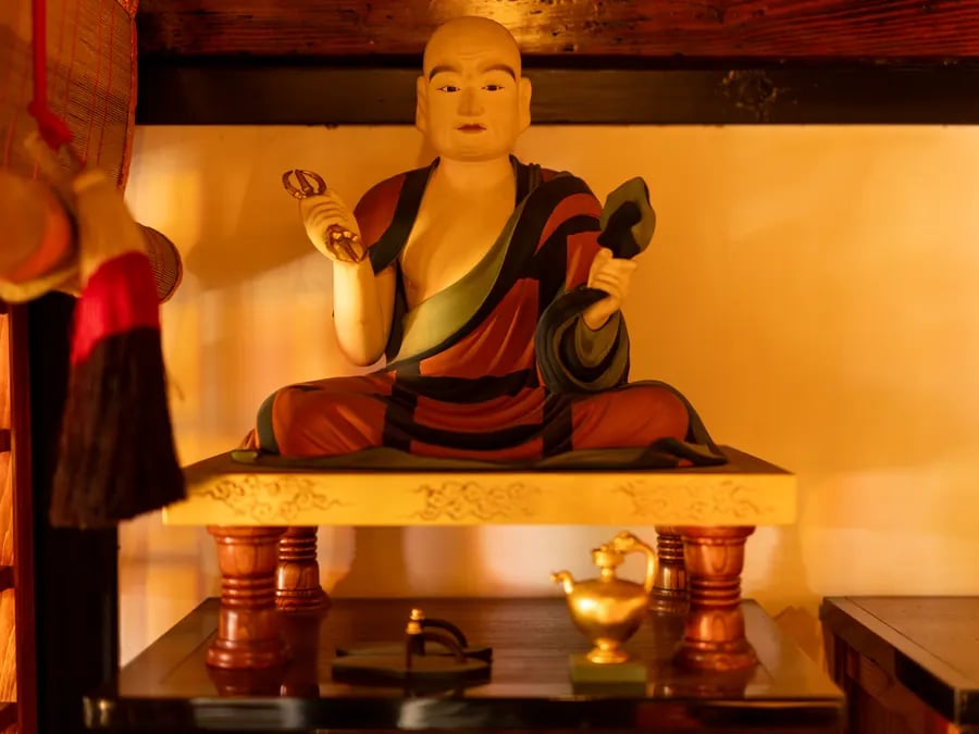 龍猛菩薩像の修繕後