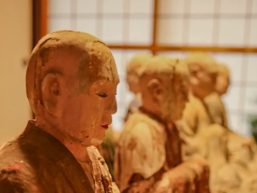 修繕前 — 大師堂にお祀りする弘法大師像